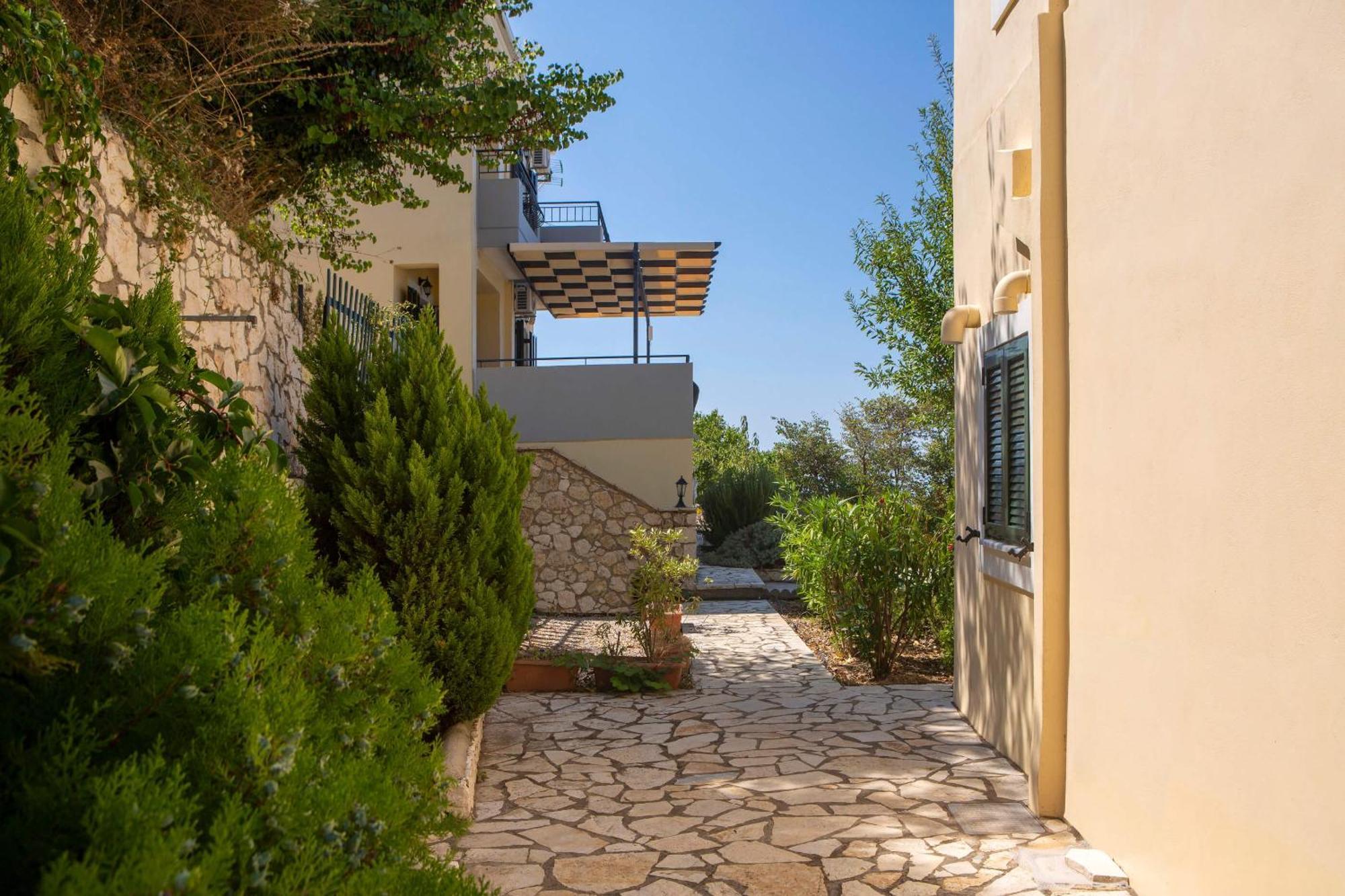 Natura Villas Drymon Bagian luar foto