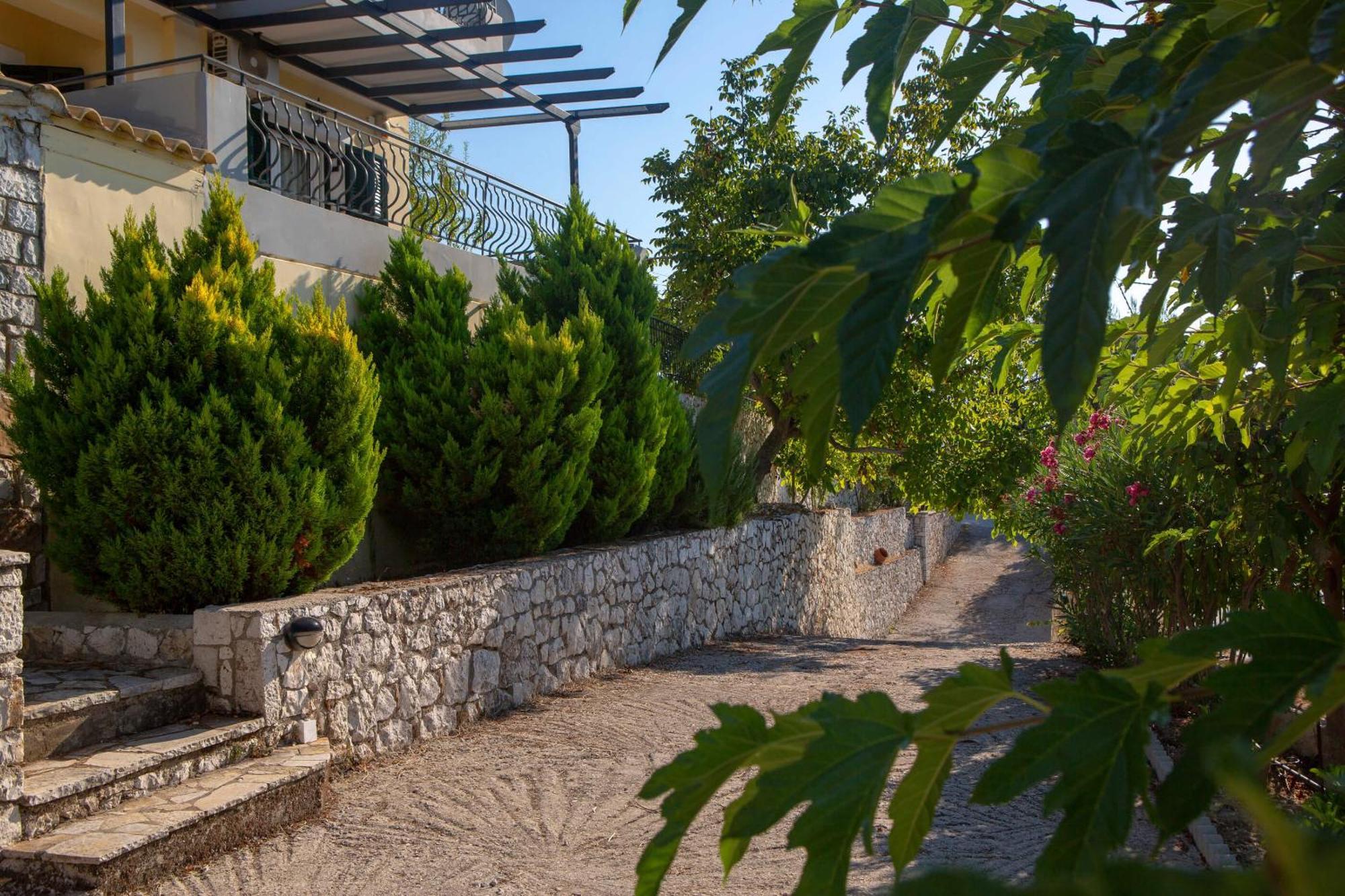 Natura Villas Drymon Bagian luar foto